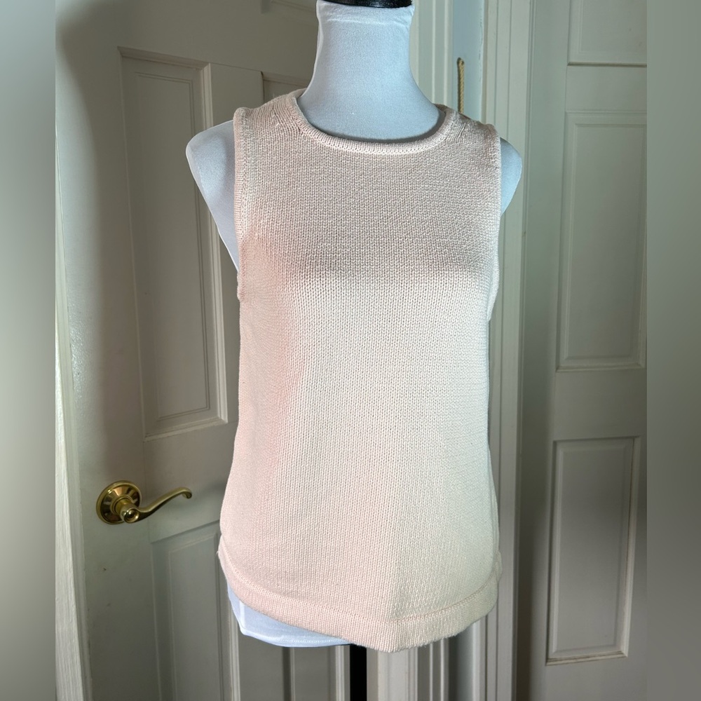 Chic Sleeveless Pink Top